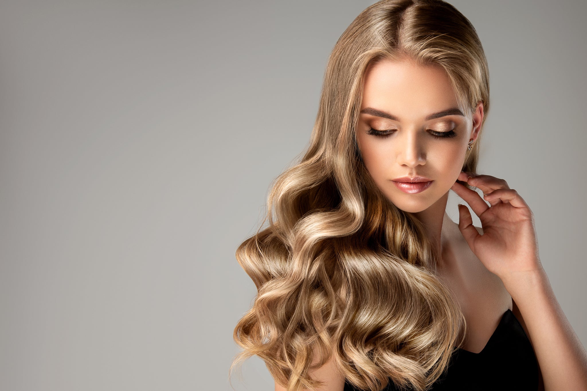 CLIP IN HAIR EXTENSIONS